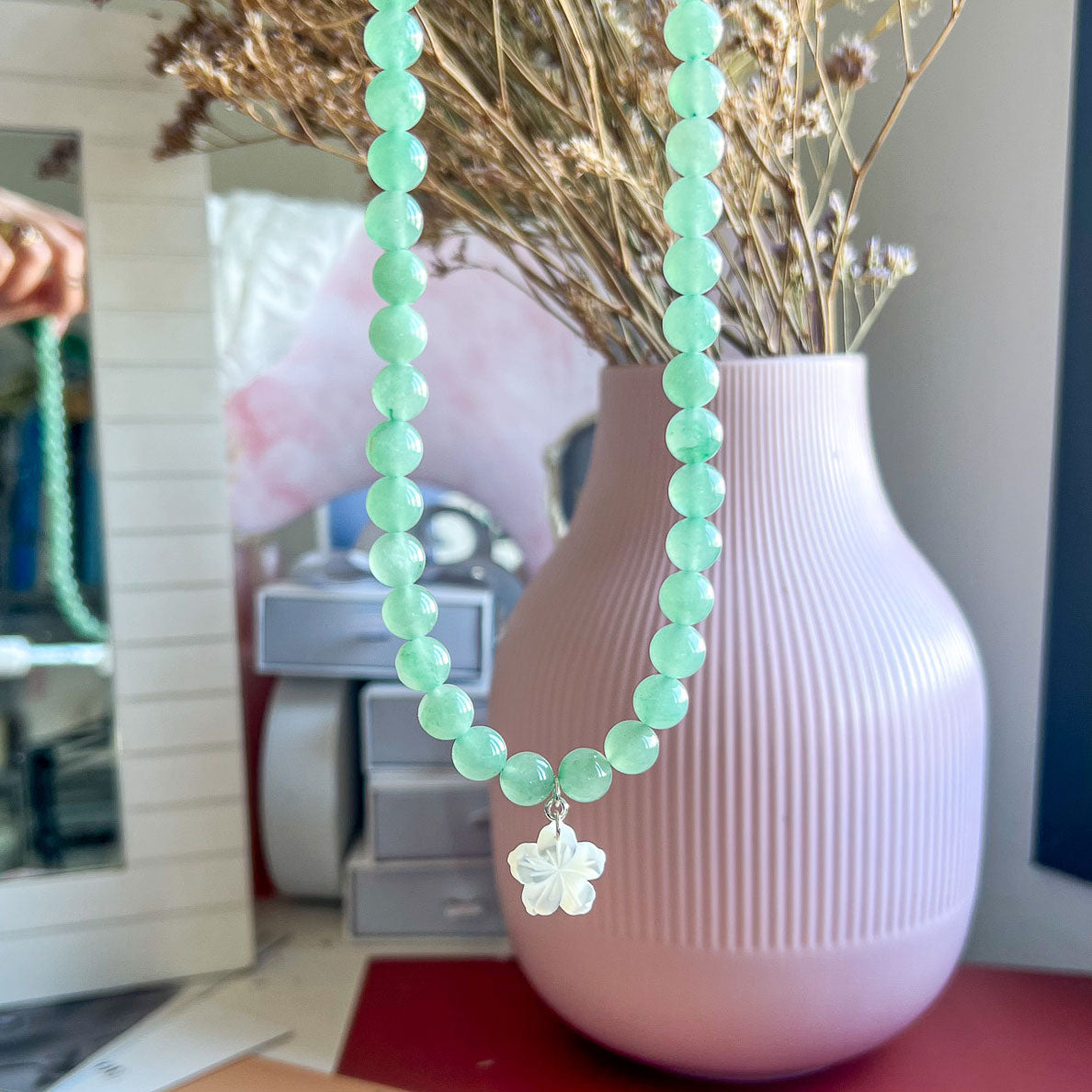 שרשרת מיני ליה מאבני אוונטורין עם תליון צדף