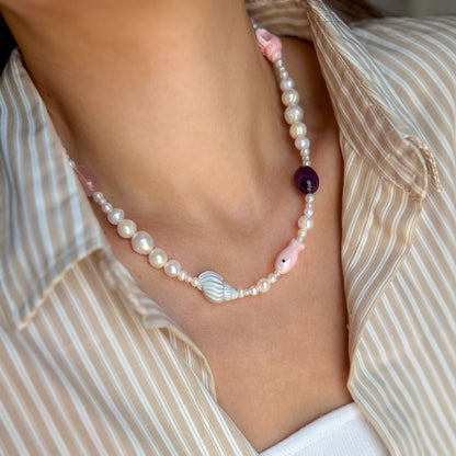 OCEAN שרשרת פנינים עם צדף ודג ורוד