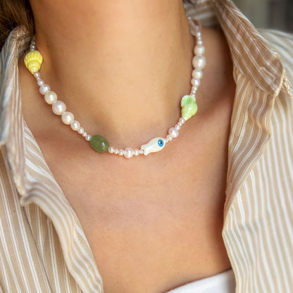 OCEAN שרשרת פנינים עם צדף ודג לבן