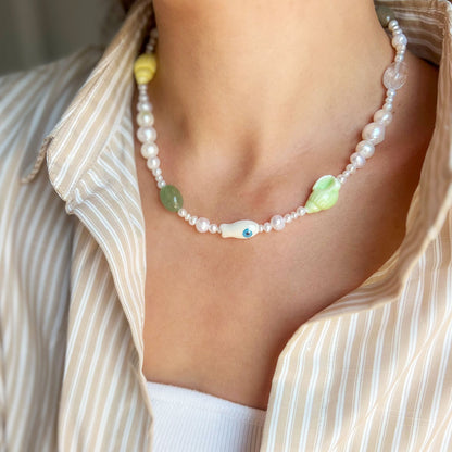 OCEAN שרשרת פנינים עם צדף ודג לבן