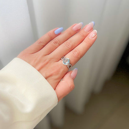 טבעת כסף "סרינה" עם בלו טופז