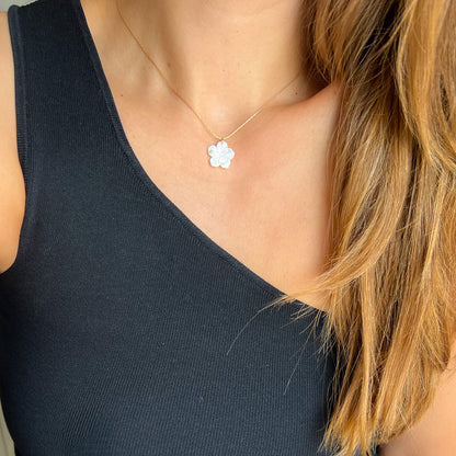 שרשרת נחש עדינה מגולדפילד עם תליון פרח דובדבן מצדף