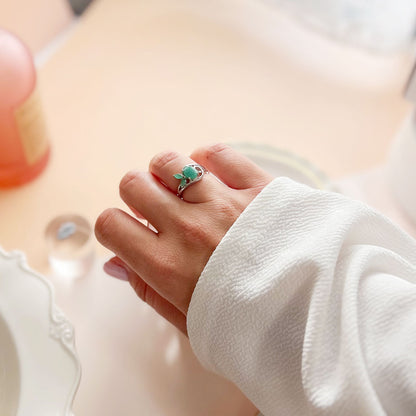 טבעת כסף "לינדה" עם אבני אמרלד