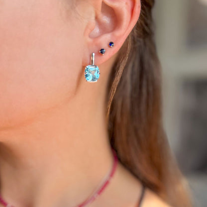 עגילי כסף "מגי" עם אבני בלו טופז