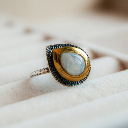 טבעת כסף עם אבן מונסטון סול