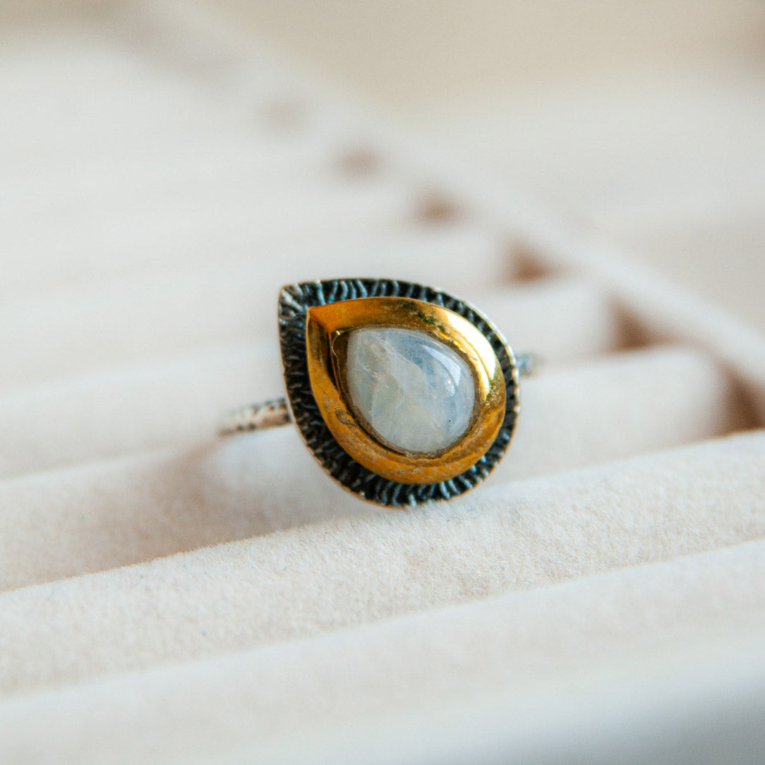טבעת כסף עם אבן מונסטון סול
