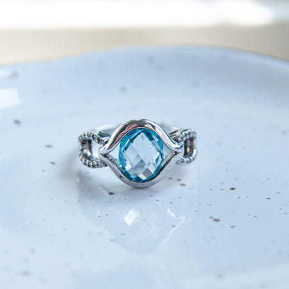 טבעת כסף "סרינה" עם בלו טופז
