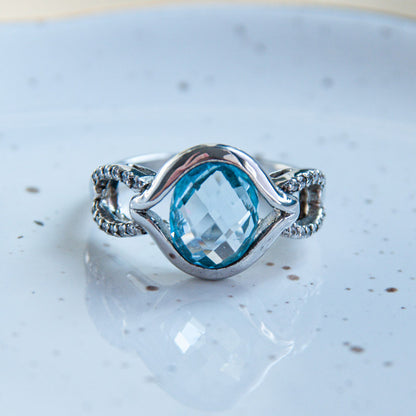 טבעת כסף "סרינה" עם בלו טופז