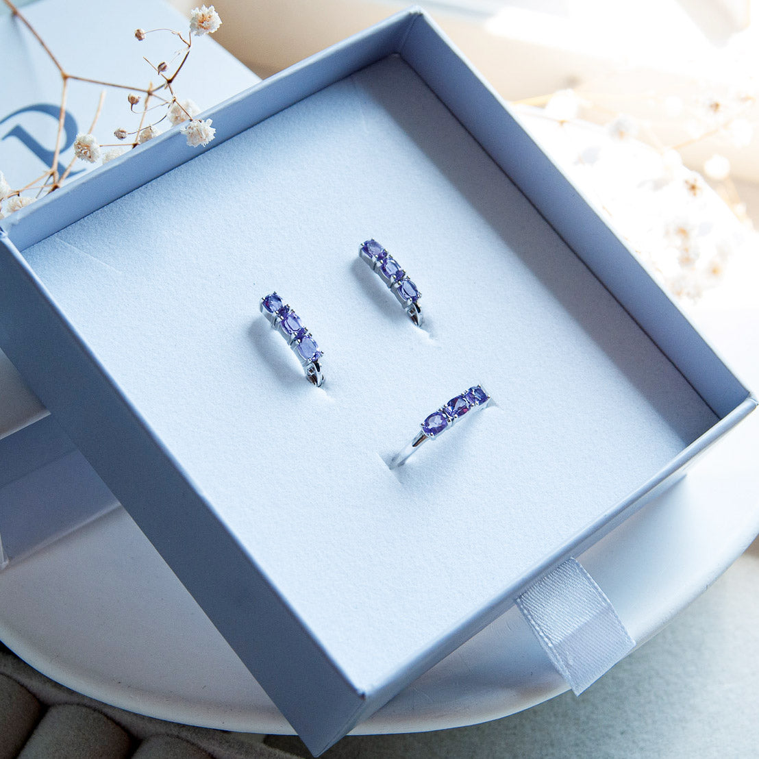 עגילי כסף "אוליב" עם אמטיסט בהירה