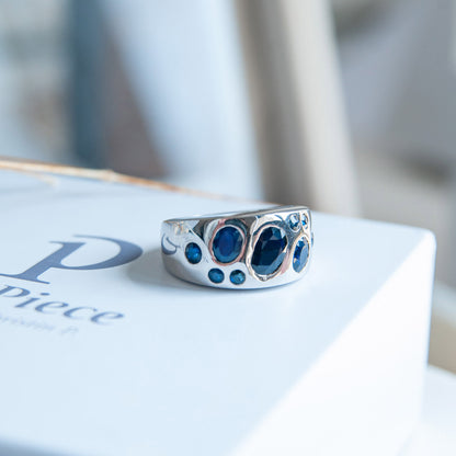 טבעת כסף טהור  "שרלוט" עם אבני ספיר