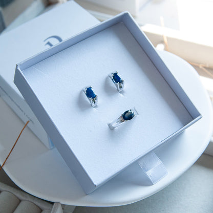 טבעת כסף טהור "ג'ני" עם אבן ספיר