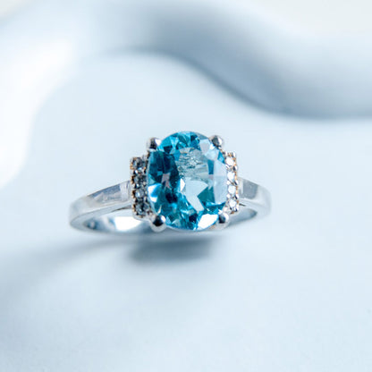 טבעת כסף "סופי" עם אבן בלו טופז