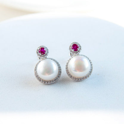 עגילי כסף "לירי" פנינה עם רובי