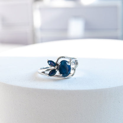 טבעת כסף "לינדה" עם אבני ספיר