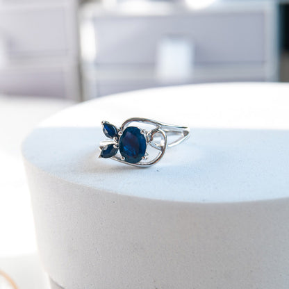 טבעת כסף "לינדה" עם אבני ספיר