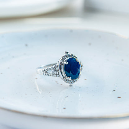 טבעת מכסף טהור "נועה" עם אבן ספיר