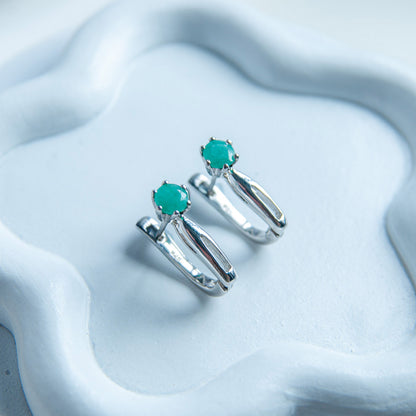 עגילי כסף "קרינה" עם אבן אמרלד