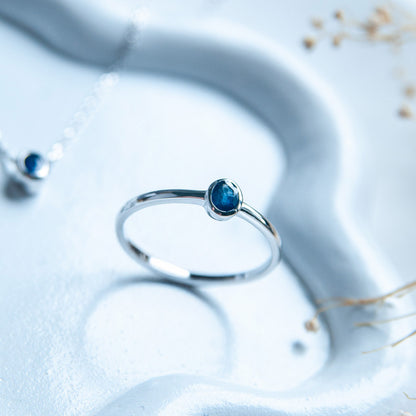 טבעת כסף טסיל עם אבן ספיר