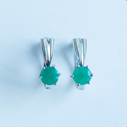 עגילי כסף "מיה" עם אבן אמרלד