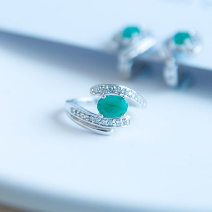 טבעת כסף "קטי" עם אבן אמרלד