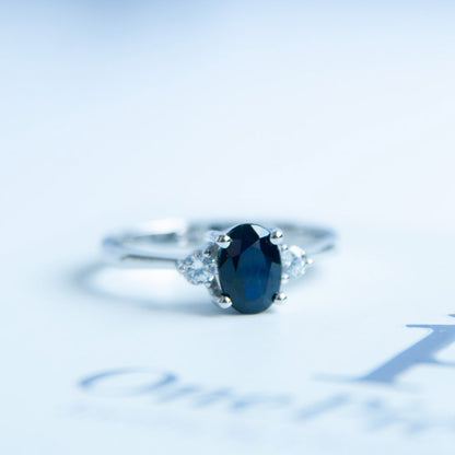 טבעת כסף "אסיה" עם אבן ספיר