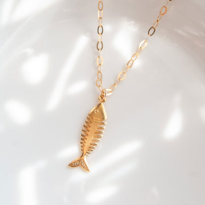 שרשרת גולדפילד עם תליון דג