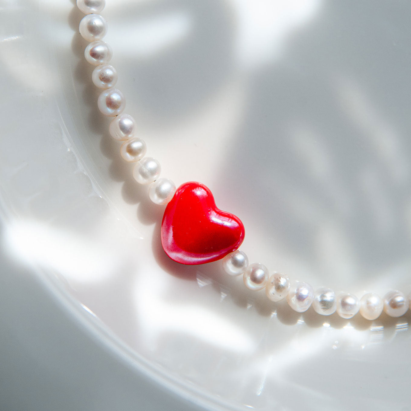 שרשרת פנינים מרי לב אדום