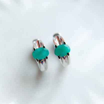 עגילי כסף "ג'ני" עם אבני אמרלד