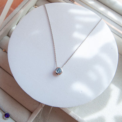 שרשרת כסף אמנדה עם אבן בלו טופז