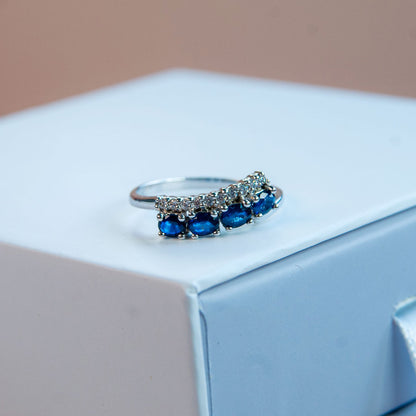 טבעת כסף "איב" עם אבני ספיר