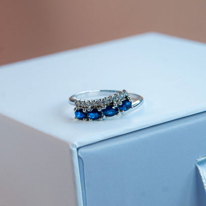 טבעת כסף "איב" עם אבני ספיר