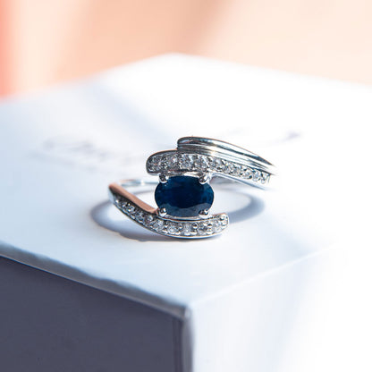 טבעת כסף "קטי" עם אבן ספיר