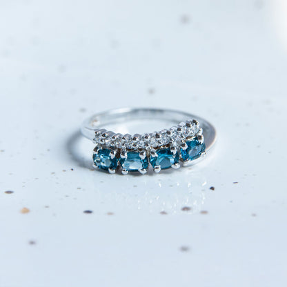 טבעת כסף "איב" עם אבן לונדון טופז