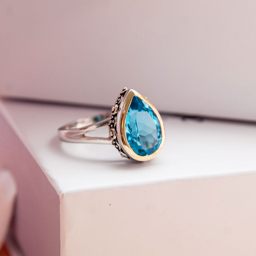 טבעת כסף "שיה" עם בלו טופז