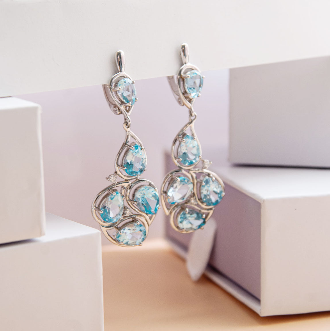 עגיל כסף "מרין" עם אבני בלו טופז