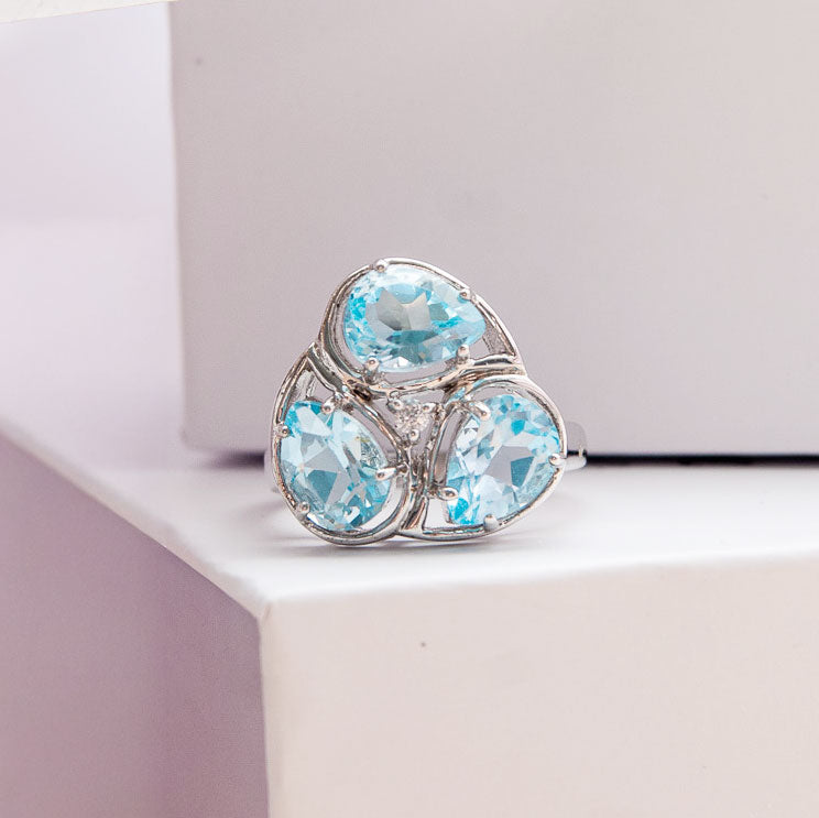 טבעת כסף "מרין" עם בלו טופז