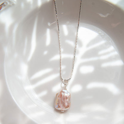 שרשרת כסף "אנה" עם פנינת בארוק ורודה