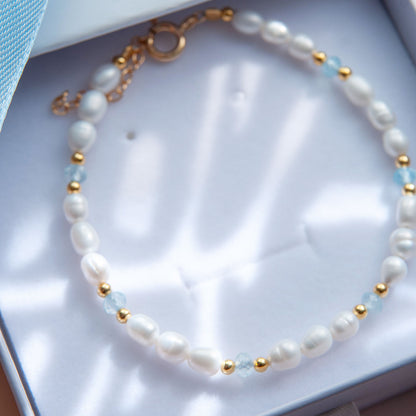 צמיד פנינים בשילוב אבני אקוומרין