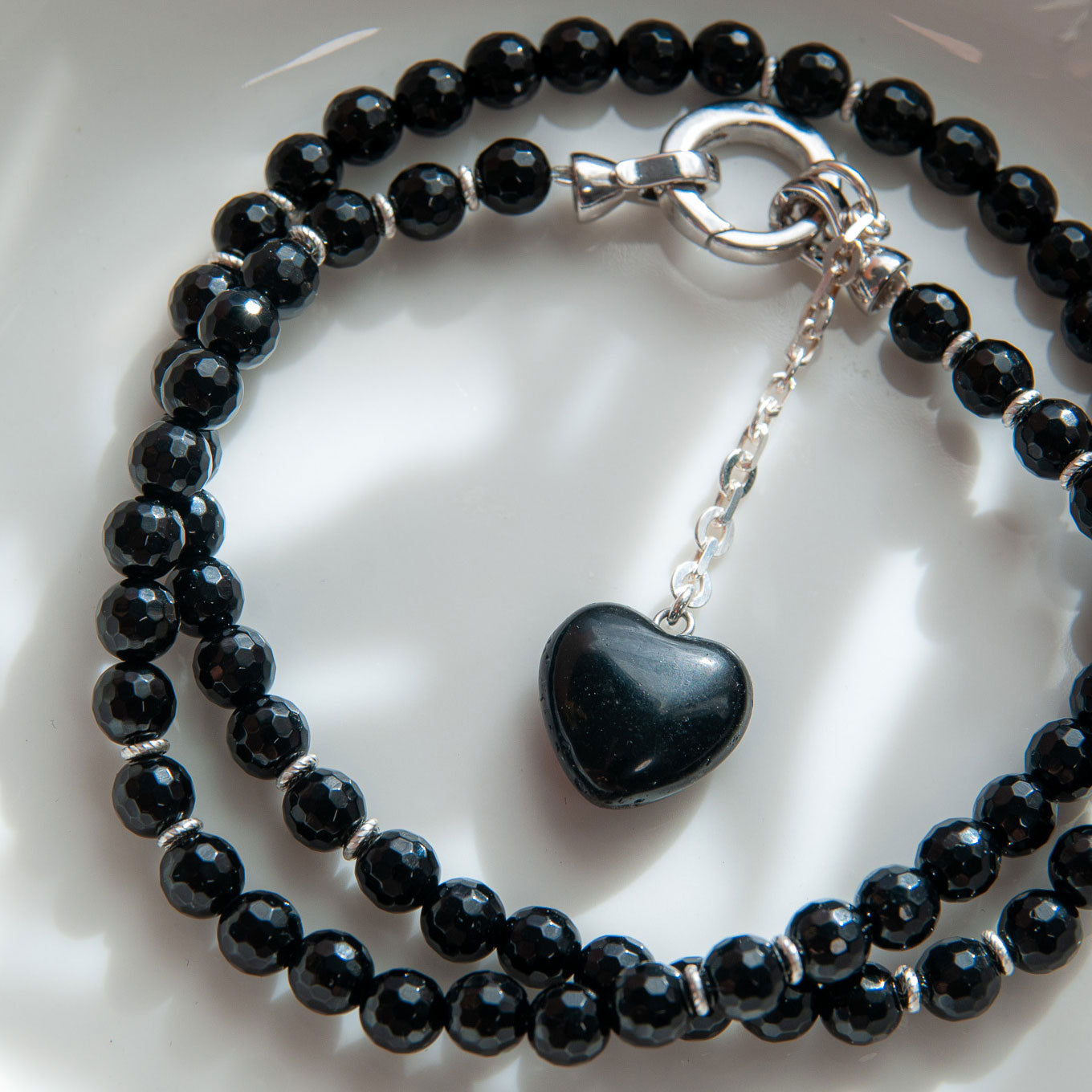 שרשרת אוניקס שחור עם תליון לב