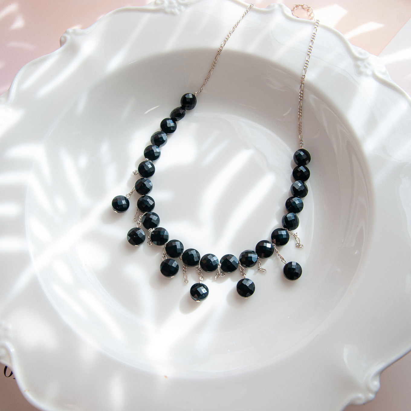 שרשרת טיפות מאבני טורמילן שחורות