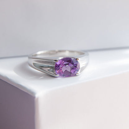 טבעת כסף "ג'ני" עם אבן אמטיסט