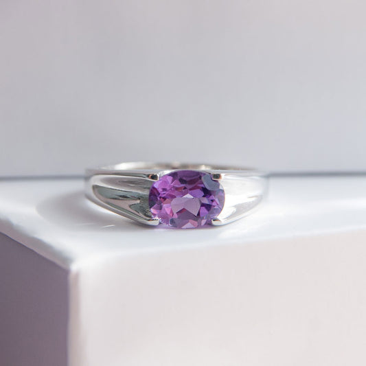 טבעת כסף "ג'ני" עם אבן אמטיסט