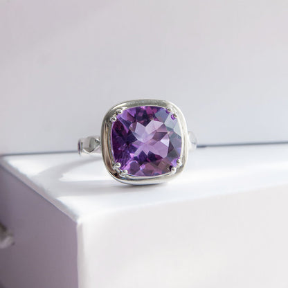 טבעת כסף "דיאנה" עם אבן אמטיסט