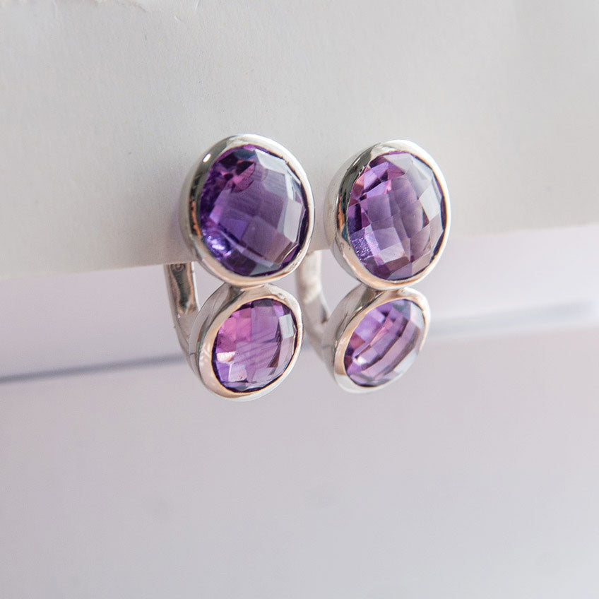 עגילי כסף "קורין" עם אבני אמטיסט