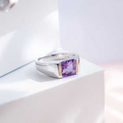 טבעת כסף "מונה" עם אבן אמטיסט