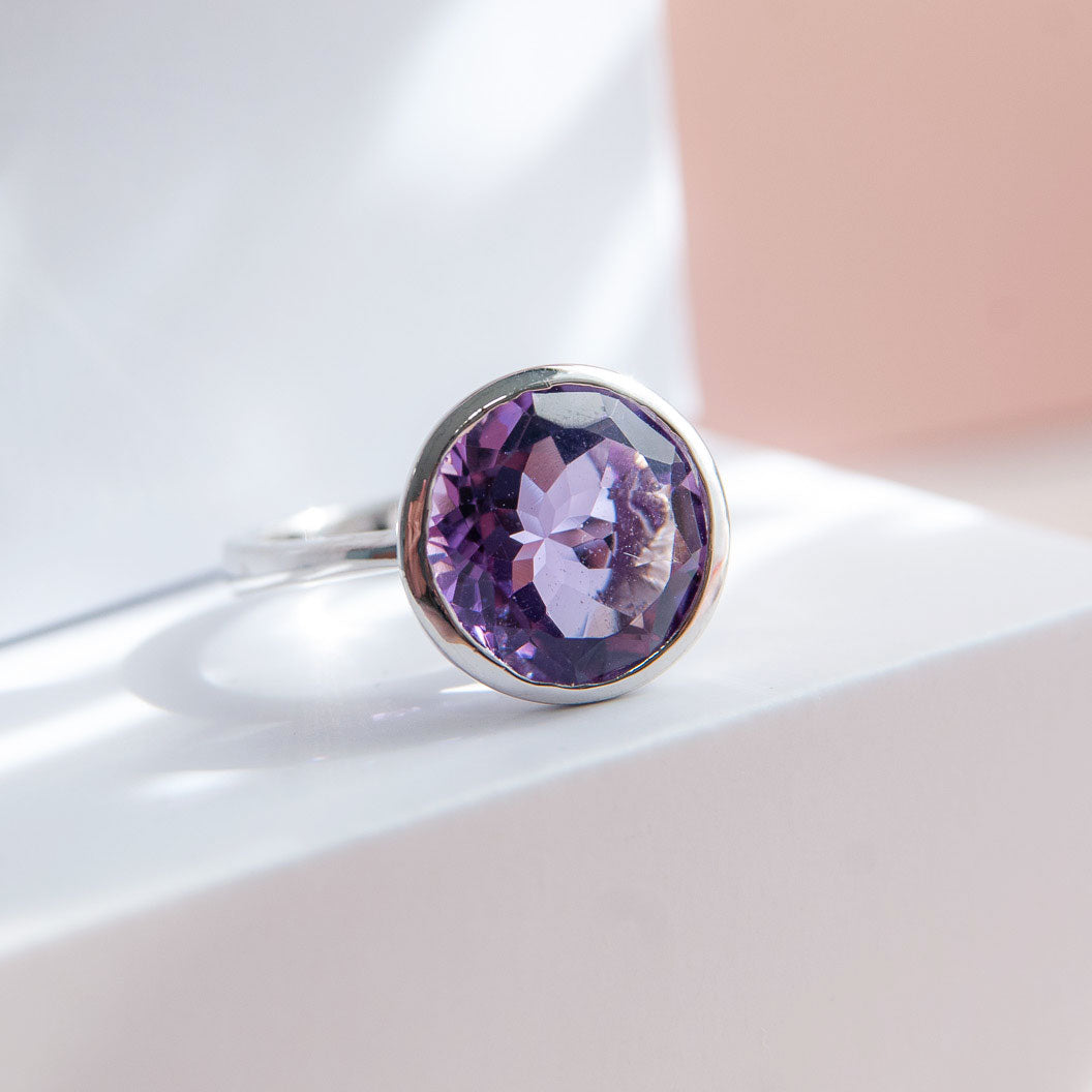 טבעת כסף "קידמן" עם אבן אמטיסט