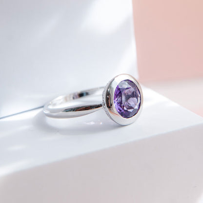 טבעת כסף "ניקול" עם אבן אמטיסט