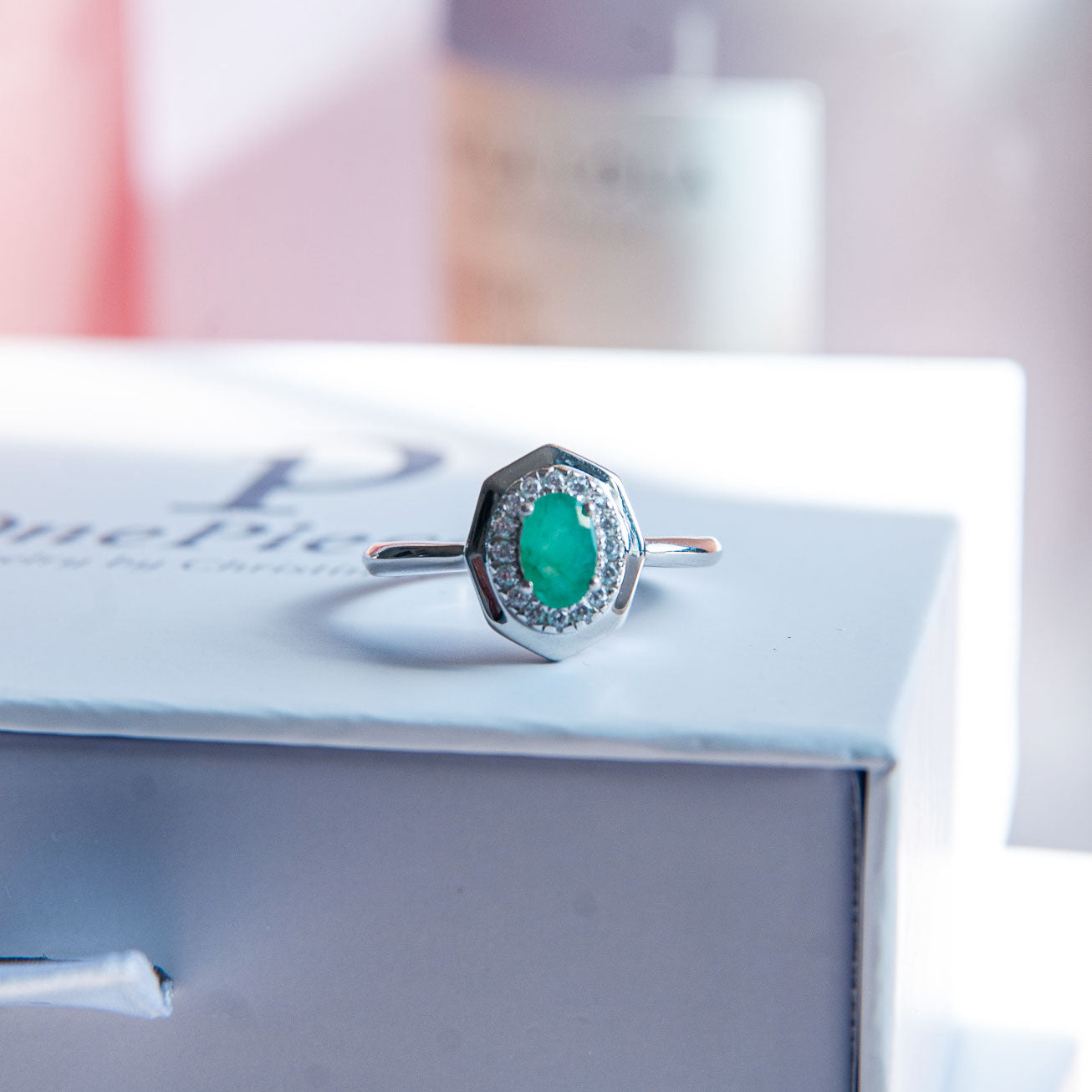 טבעת כסף "גפן" עם אבן אמרלד