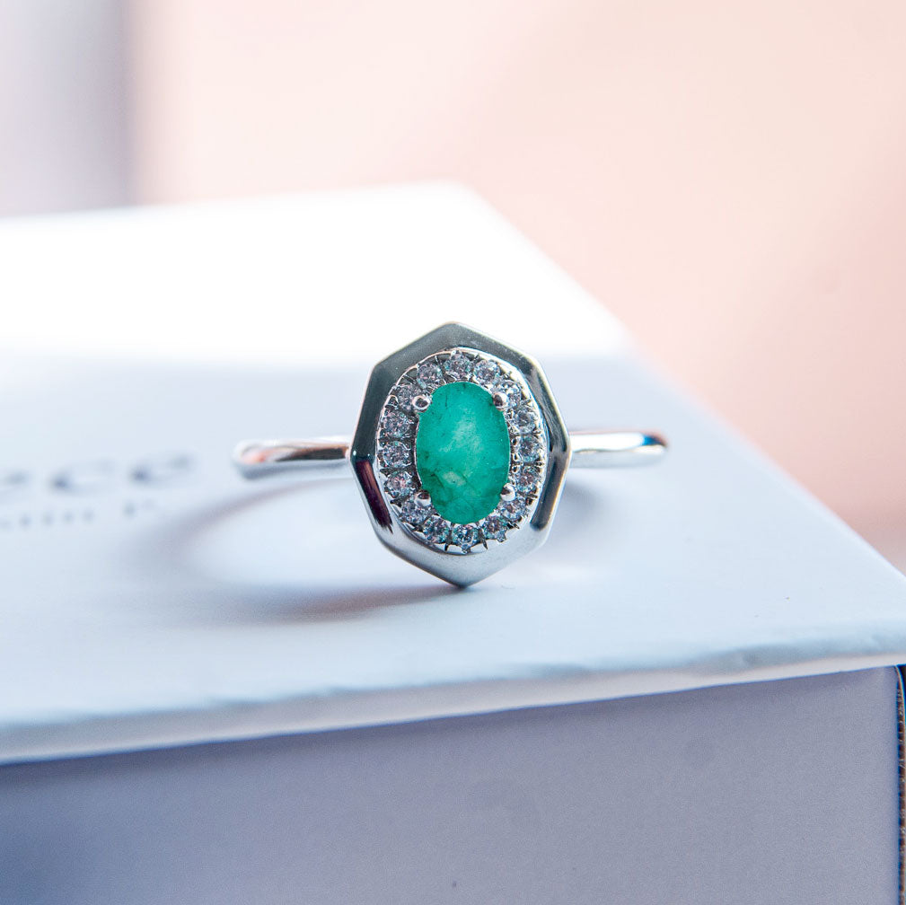 טבעת כסף "גפן" עם אבן אמרלד