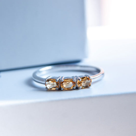 טבעת כסף "אוליב" עם אבני סטרין